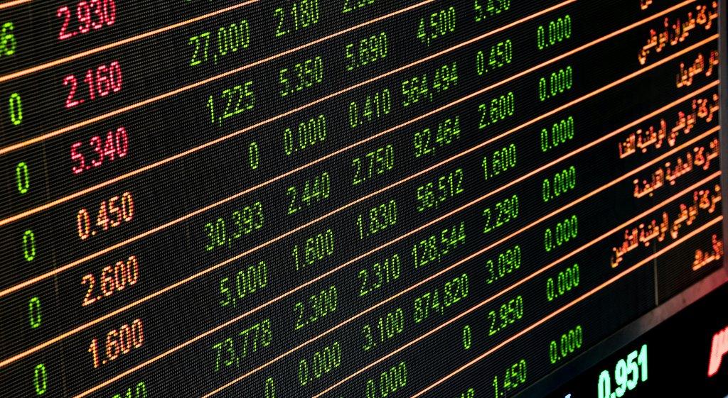 Crossroads Capitalism: When Bulls Pause and Bears Get Creative