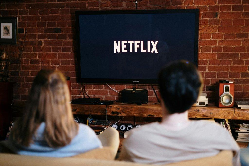 Markets on Fire: Netflix Soars, AI Revolution Gains Steam, and Billionaires Sound Alarm on Overheated Stocks!
