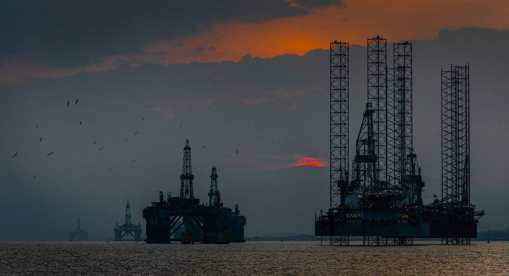 Crude Oil Prices Plunge Amid Middle East Tensions and OPEC Cuts: What’s Next for the Market?